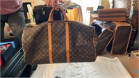 Louis Vuitton keepall 60
Some discoloration on