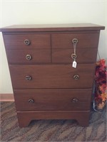 3 DRAWER CHEST OF DRAWERS - 32 1/2" TALL