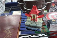 ASIAN HUT TRINKET BOX - PORCELAIN