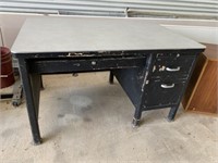 Metal Desk 49x32x29 Inch