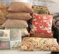 (15) Cushions & Pillows