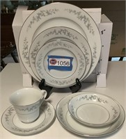 SET OF DISHES "FORGET ME NOT", 15 PLATES, 4 MED.