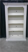 NICE QUALITY WHITE BOOKCASE