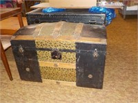 Dome top trunk
