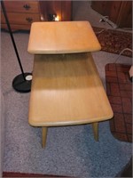 VTG 2-TIER SOLID WOOD END TABLE