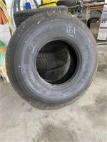 11R17.5 tire