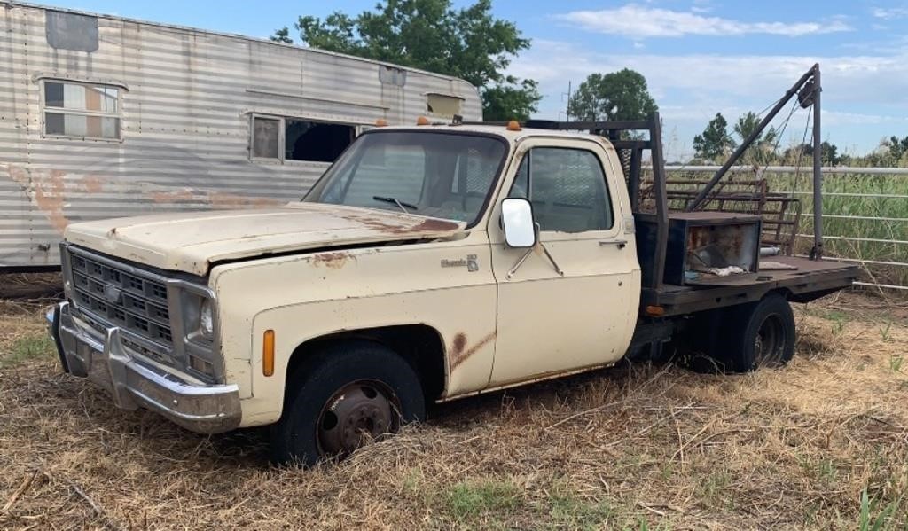 Chevrolet Silverado 1 Ton