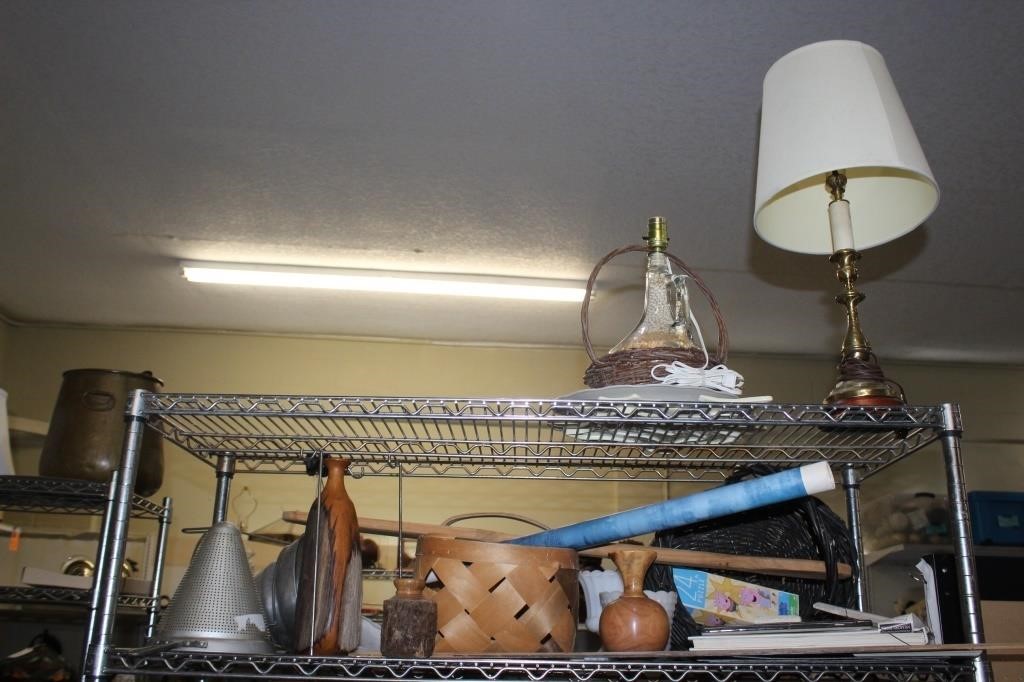 Liquidation Lot - Lamp, baskets, vases, etc.