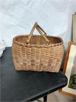 10x14x11in vintage 2handle basket