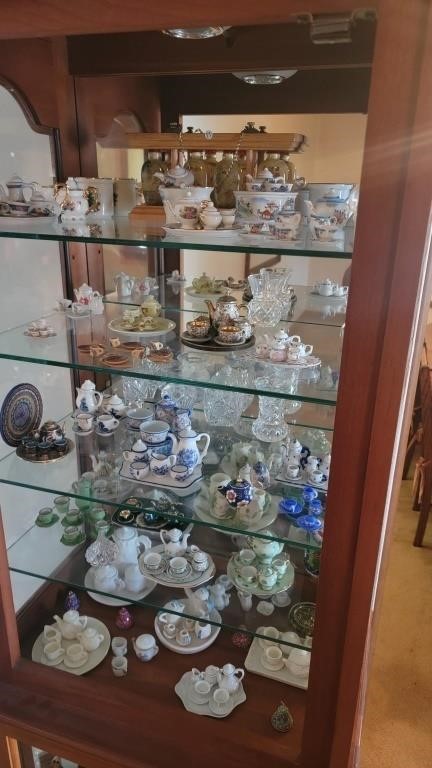 Big collection of minni tea sets