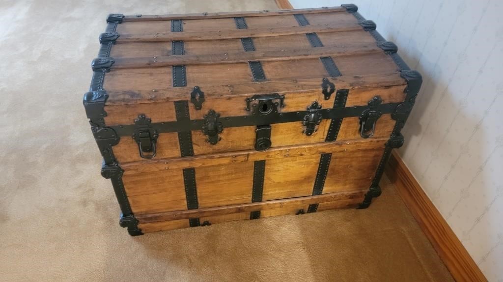 Amazing large wood travel trunk