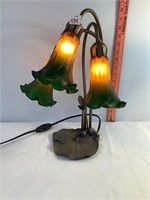 Tiffany Style 3 Tulip Table Lantern