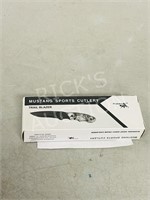 Mustang liner lock folding knife & sheath - new