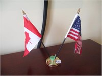 Canada / U.s mini flag display.