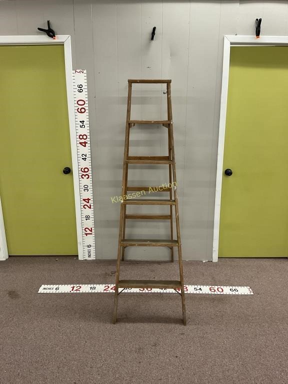 6ft Wood Ladder