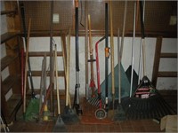 Garden Tools - 1 Lot