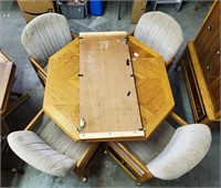 Dining Table And 4 Chairs With Leaf