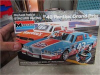 RICHARD PETTY STP/CURB RACING #43 PONTIAC MODEL KI