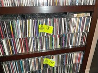 LARGE GROUP OF CDS VARIOUS TITLES AND AUTHORS
