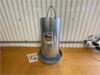 Poultry Feeder (40Lbs; 17'" Pan)