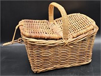 Vintage Wicker Picnic Basket