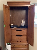 THOMASVILLE CABINET W CONTENTS