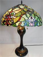 TIFFANY-STYLE TABLE LAMP