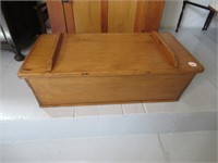EARLY DOVETAILED PINE DOUGH BOX W/ LID