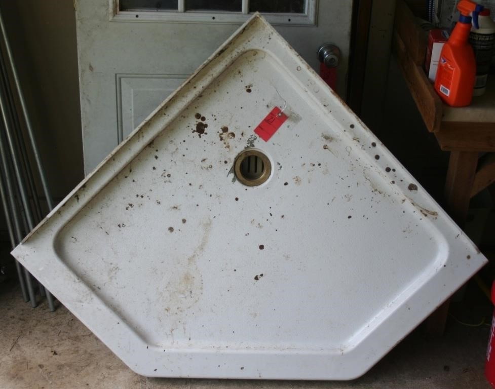 Shower floor pan