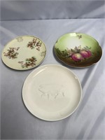 THREE VINTAGE PLATES. FLORAL, PEACHES, PIG 8"