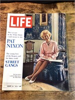 LIFE MAGAZINE PAT NIXON COVER