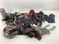 Cravates vintages dont Création Pierre Cardin