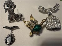 5 Vintage Pins Brooches