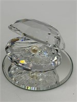 Swarovski Silver Crystal Shell w/ Pearl