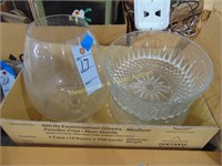 BOX OF CLEAR PATTERN GLASS, TABLE COVER