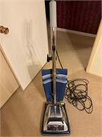 Eureka Vacuum cleaner, Powers On