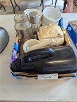 box lot of kitchen items