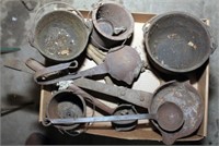 Flat lot-4 lead ladles, 3 small cast iron pots,