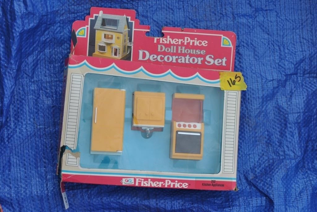 1982 Fisher Price dollhouse decorator kitchen set