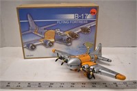 Wind up tin toy - B-17 Bomber
