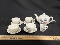 Doll tea set