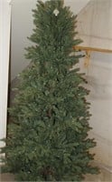 Prelit Christmas Tree/8 Foot