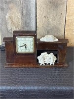 VINTAGE MANTLE CLOCK