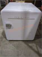 Magic Chef 1.6 cu ft Compact ALL Refrigerator