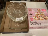 Glass Bakeware and Cupcake Stand