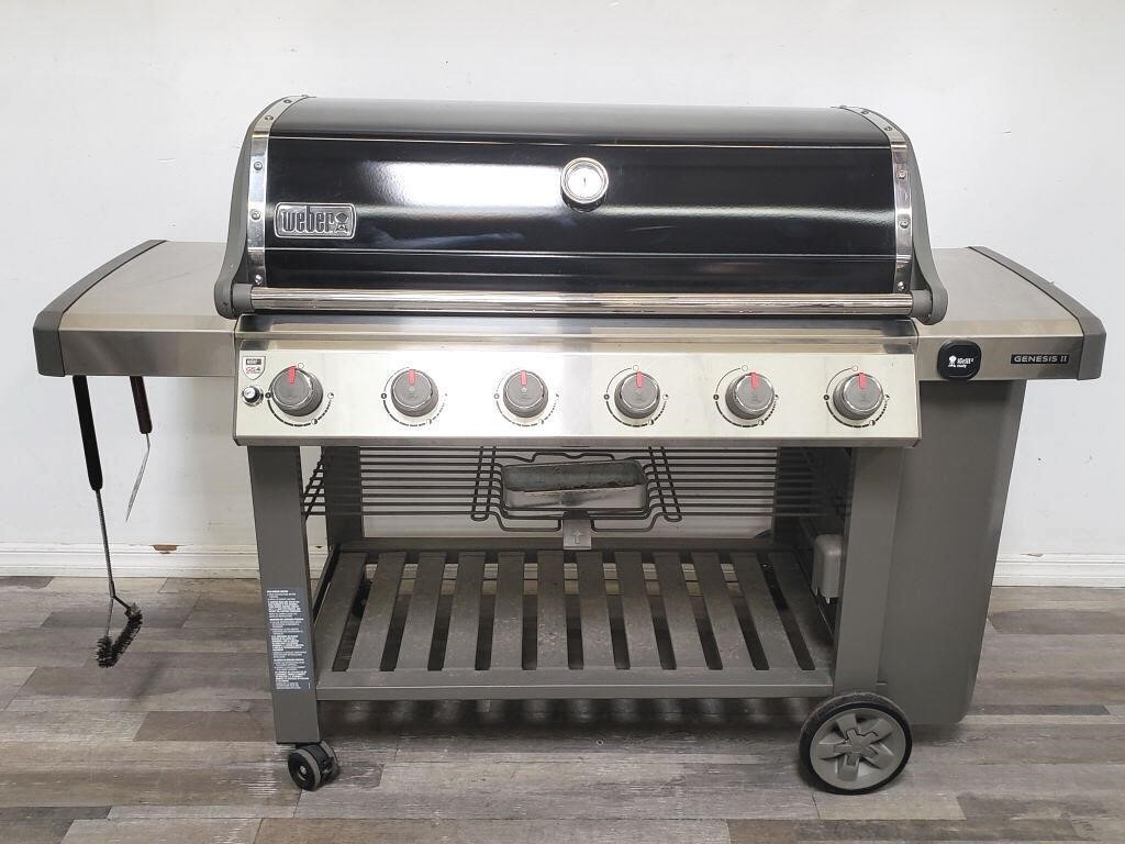 Weber Genesis II GS4 gas grill w/accessories