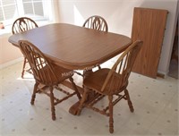 (K) Kitchen Table w/ 4 Chairs