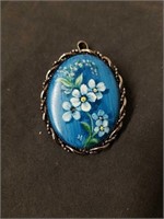 Vintage hand-painted brooch/ pendant