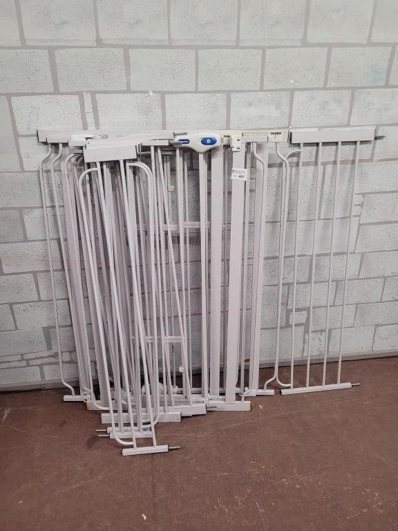 Long extending baby gate