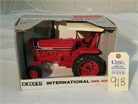 Ertl IHC Farmall 1066 Rops Tractor NIB 1/16